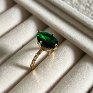 Emerald Green Oval Cut Ring